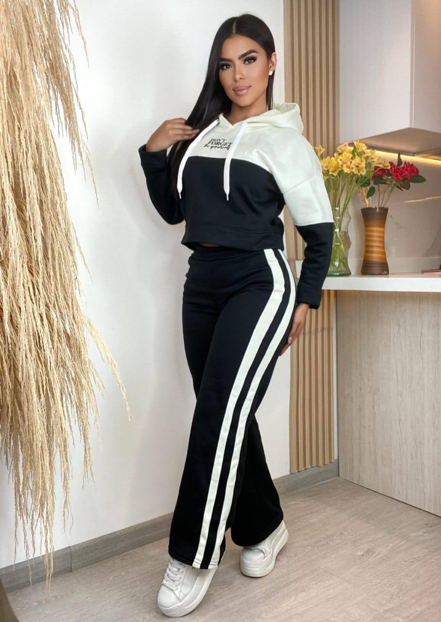 gid://shopify/MediaImage/24692652114014