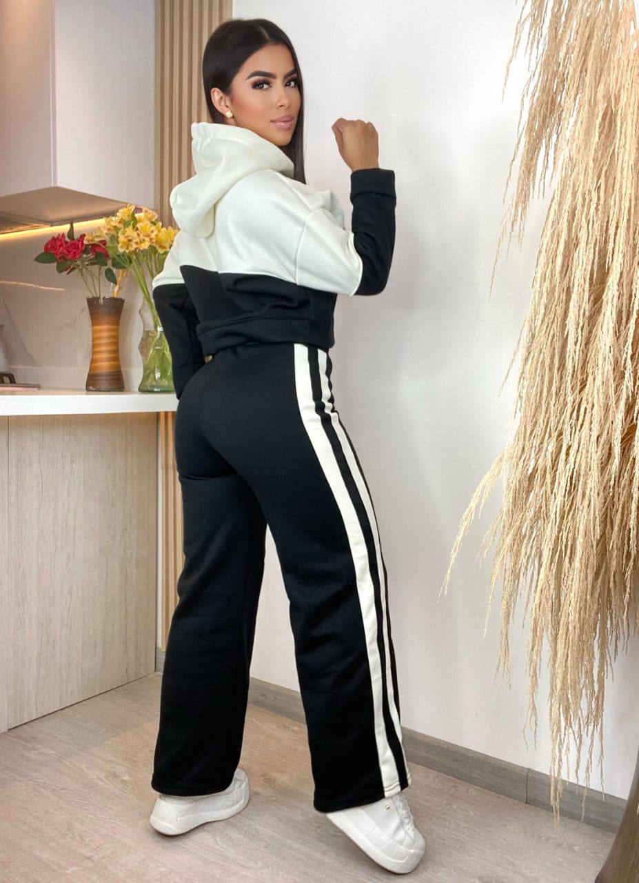 gid://shopify/MediaImage/24692652146782